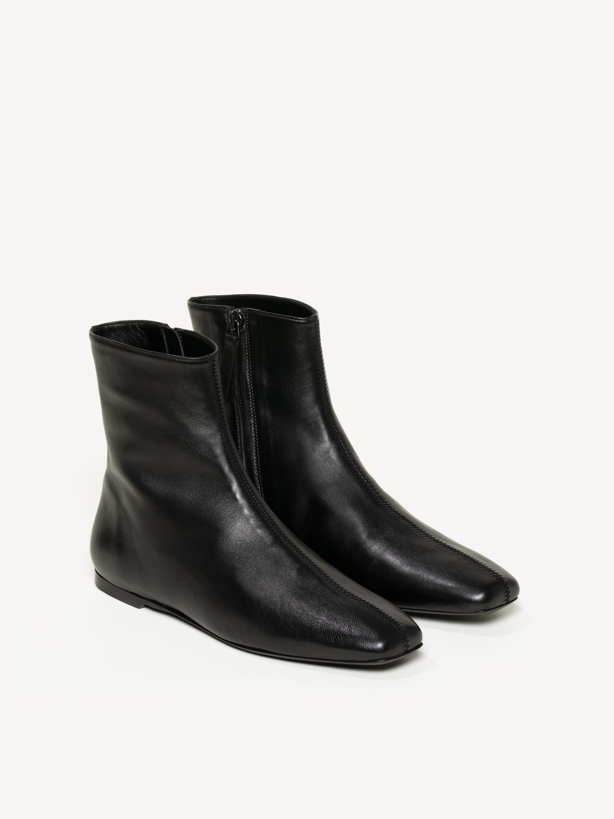 7402721083451_02_Hover_New_The