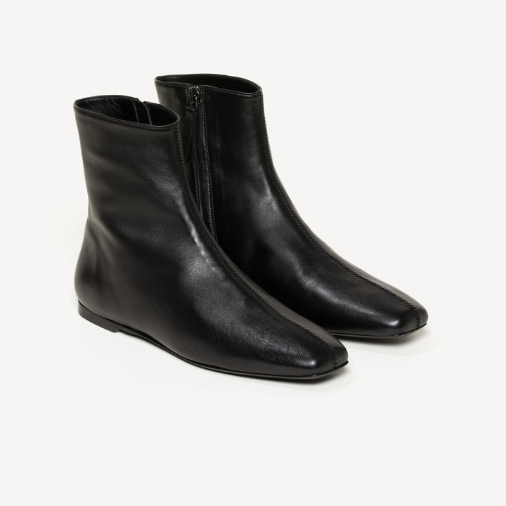 靴 Ameni MEDI SCOOP OUT SHORT BOOTS The Una Bootie - Black - Nappa - M.Gemi