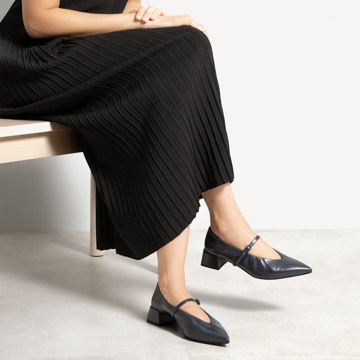 The Loriana 35MM - Gunmetal - Metallic Leather - M.Gemi