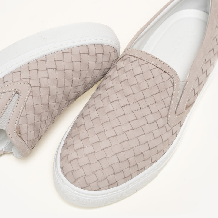 M gemi slip on sneakers top