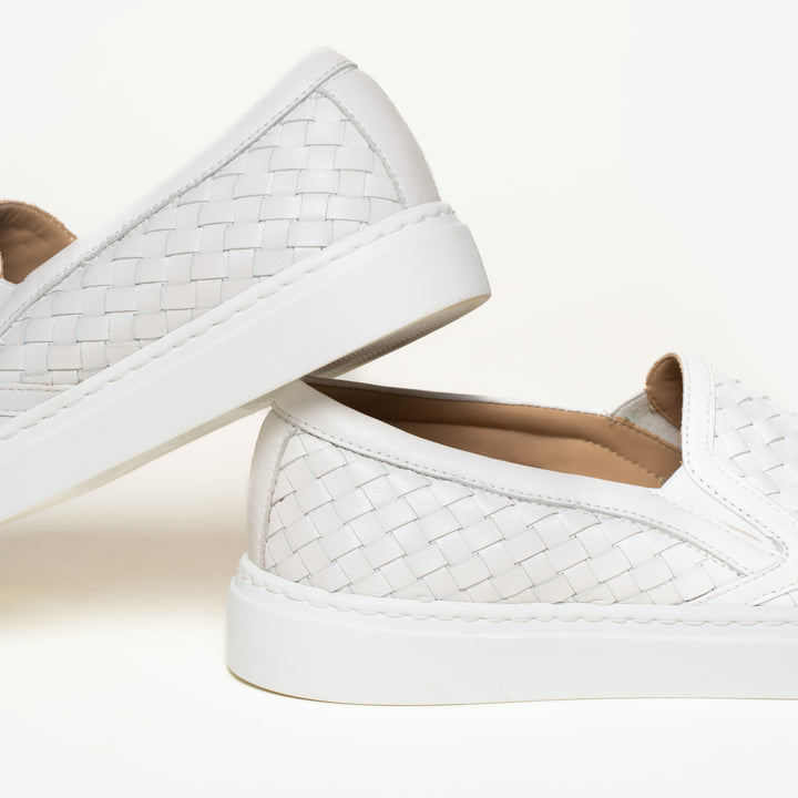 M gemi slip on sneakers online
